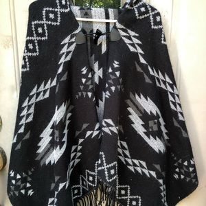 Blk/wht one button hooded poncho